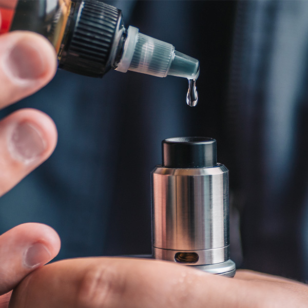 Refilling Vape With E-Liquid